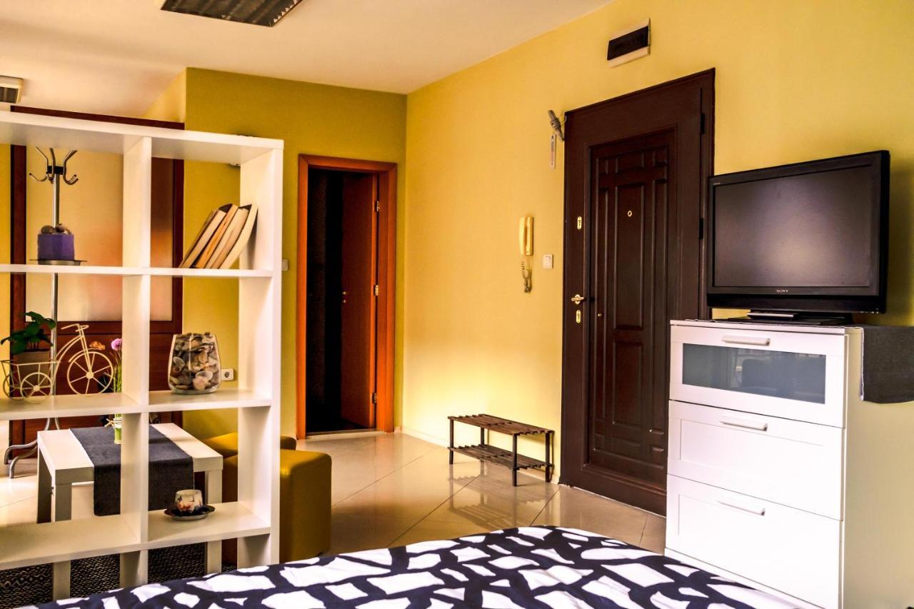 Semiramida Central Studio Varna Esterno foto